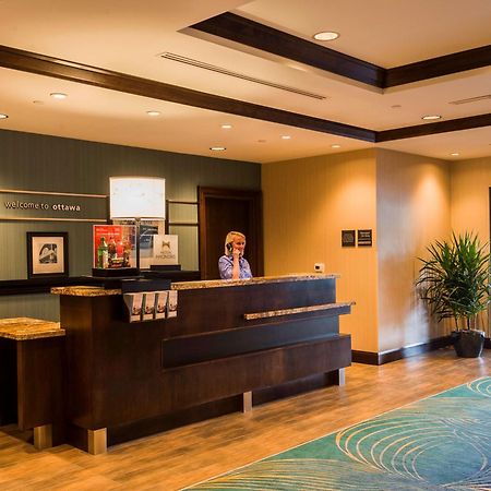 Hampton Inn By Hilton Ottawa Airport Buitenkant foto