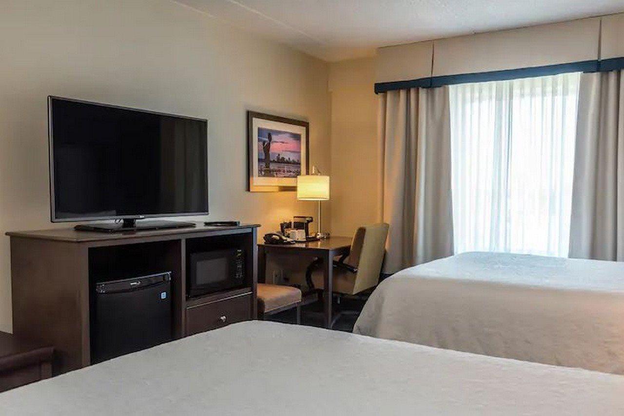 Hampton Inn By Hilton Ottawa Airport Buitenkant foto