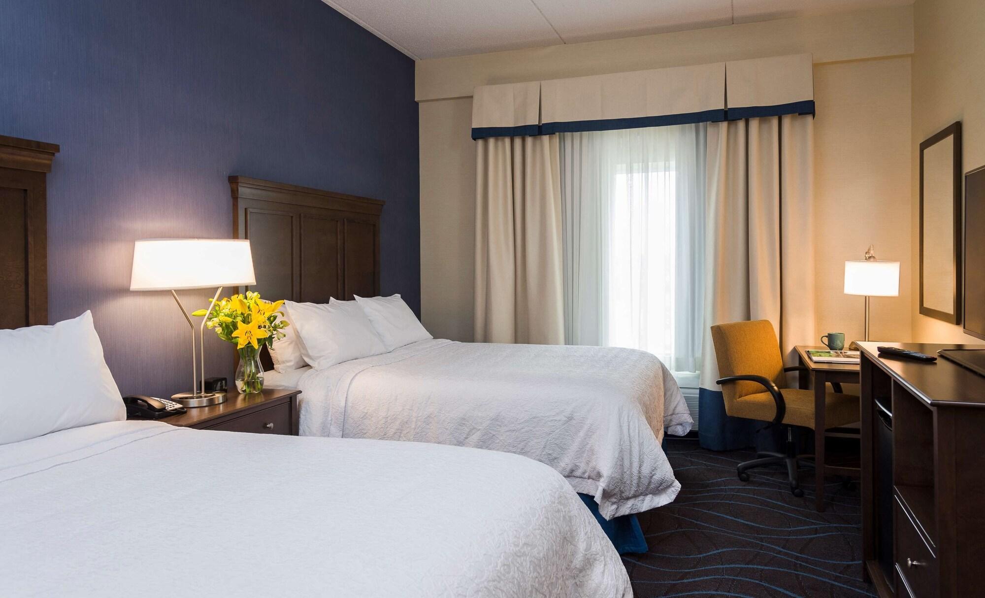 Hampton Inn By Hilton Ottawa Airport Buitenkant foto