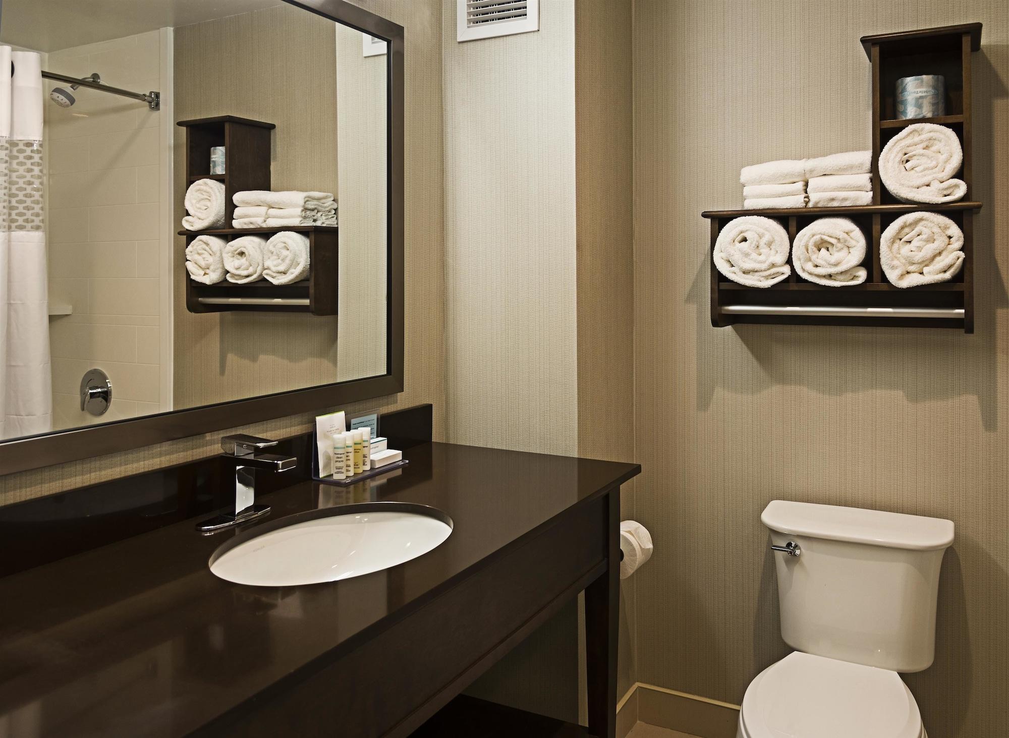 Hampton Inn By Hilton Ottawa Airport Buitenkant foto