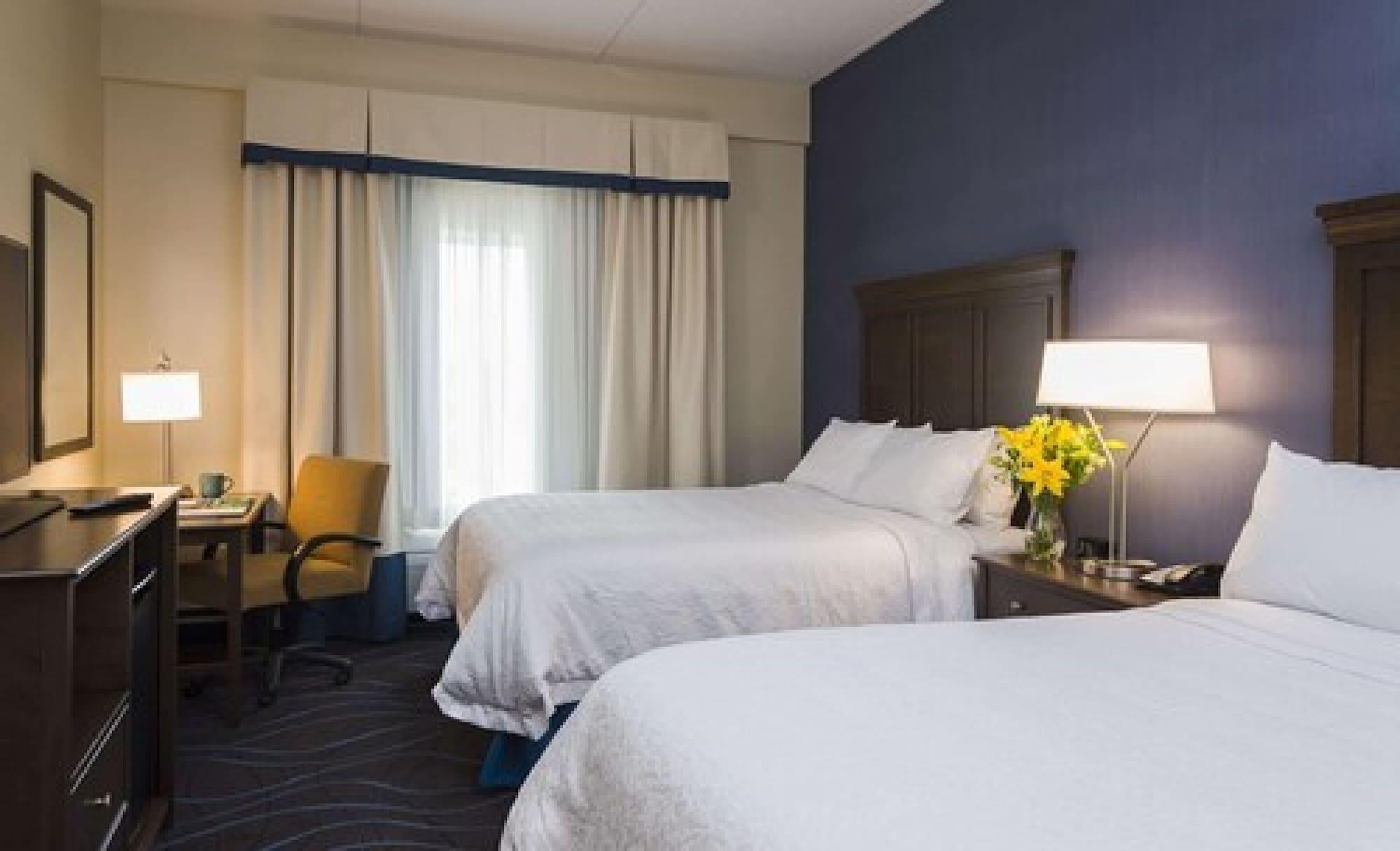 Hampton Inn By Hilton Ottawa Airport Buitenkant foto