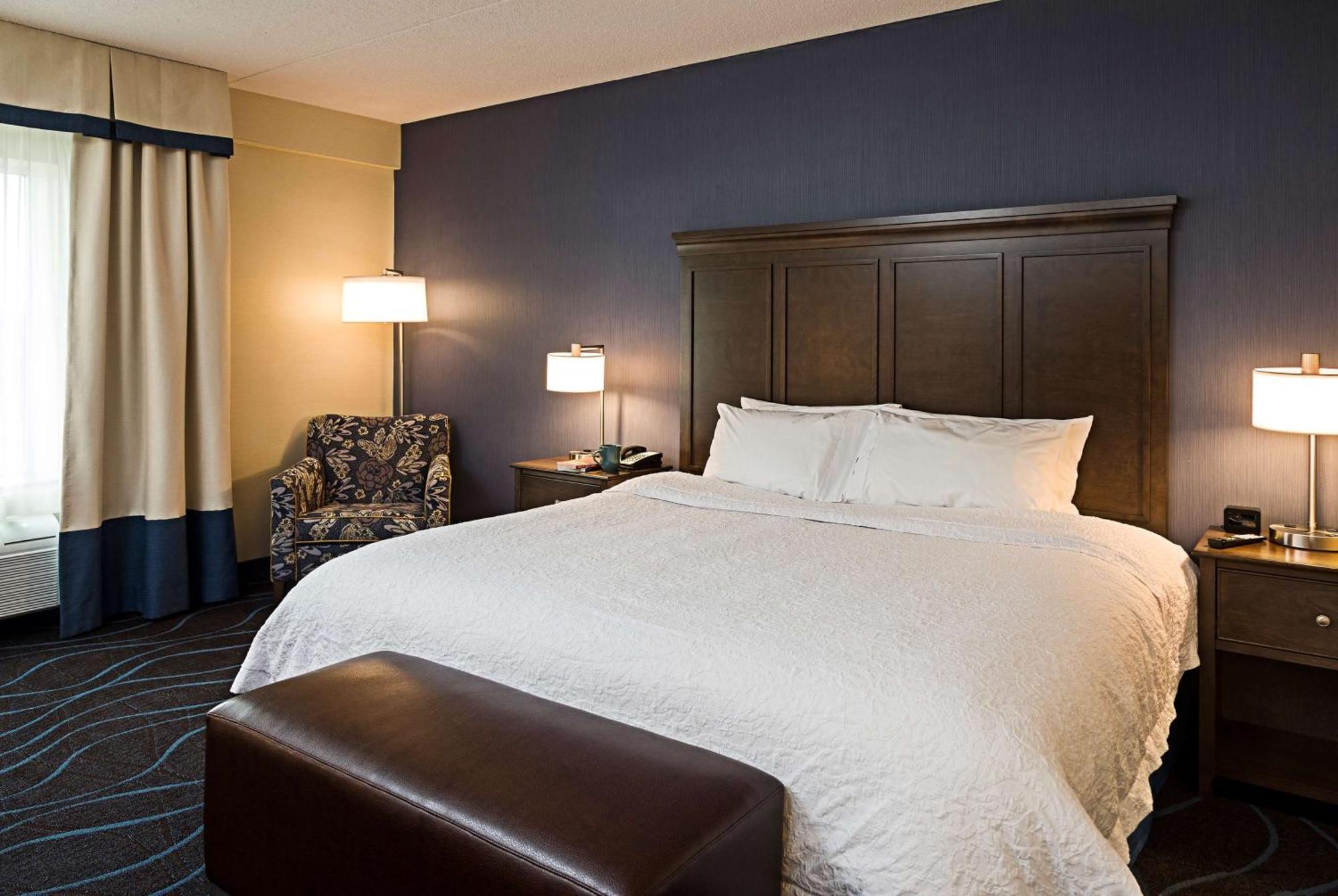 Hampton Inn By Hilton Ottawa Airport Buitenkant foto