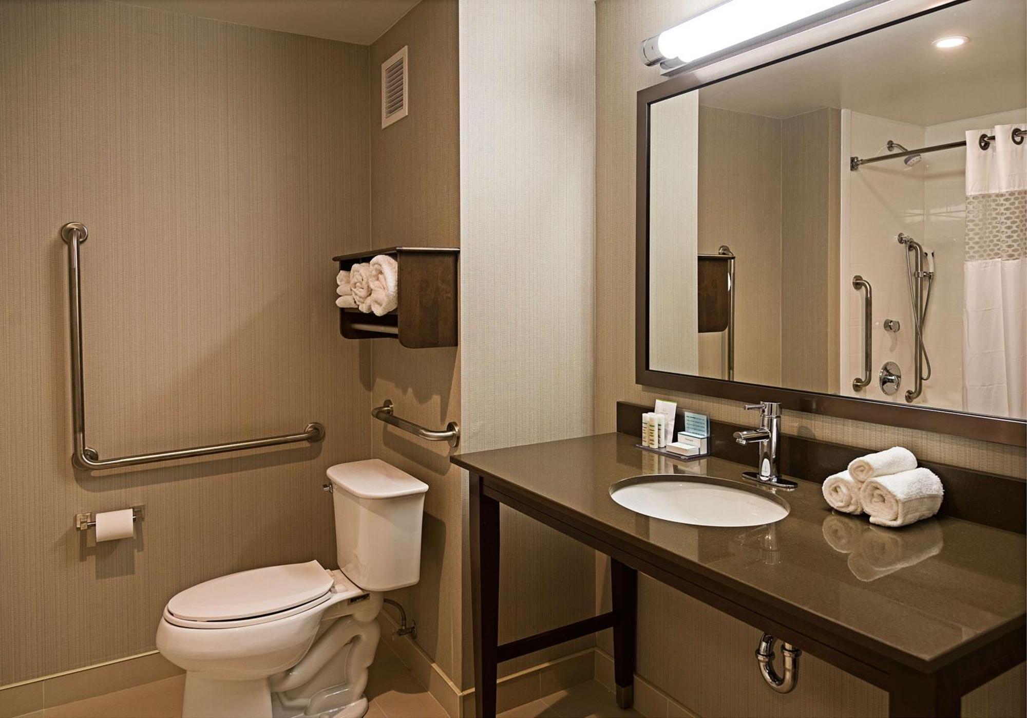 Hampton Inn By Hilton Ottawa Airport Buitenkant foto