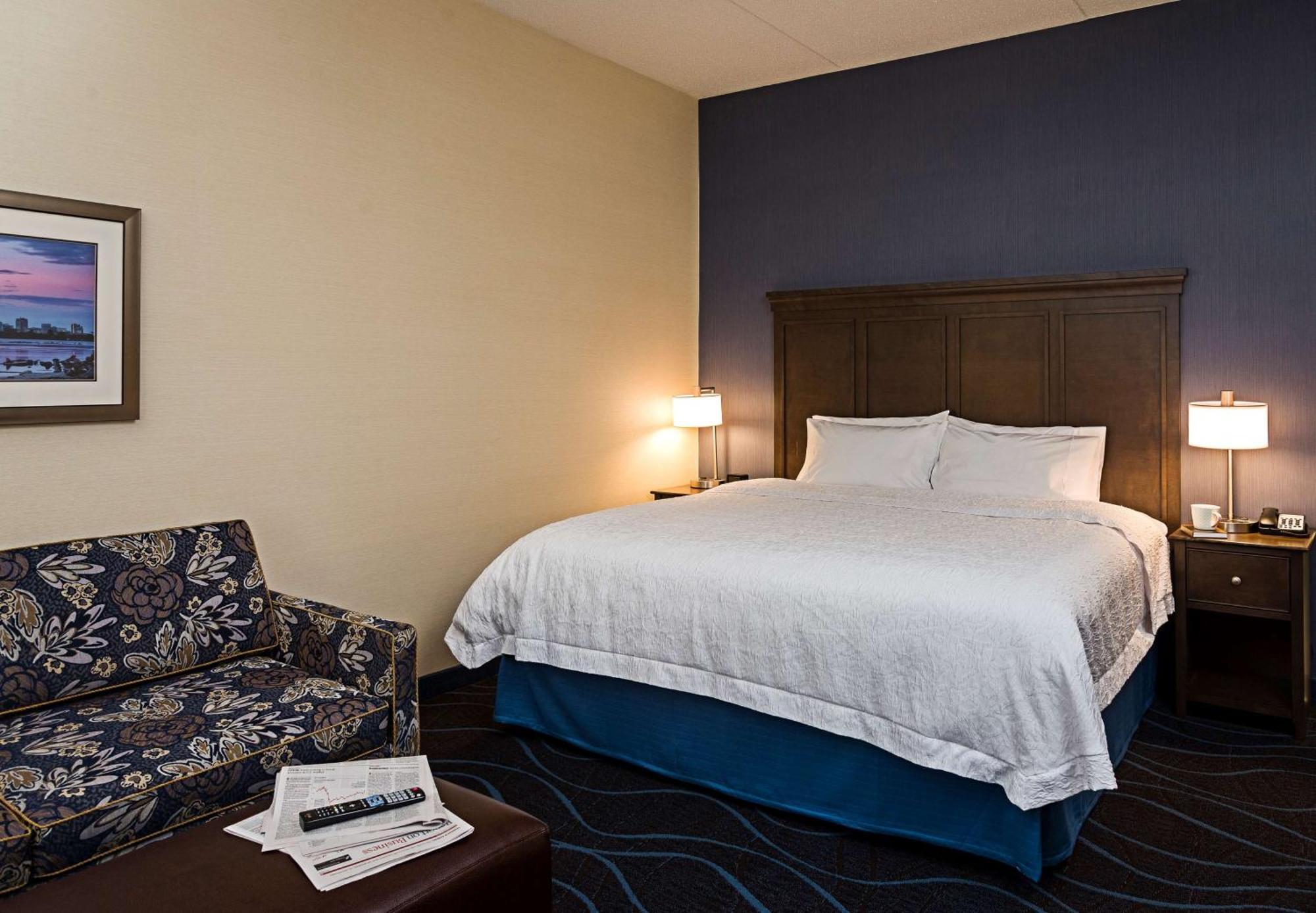 Hampton Inn By Hilton Ottawa Airport Buitenkant foto